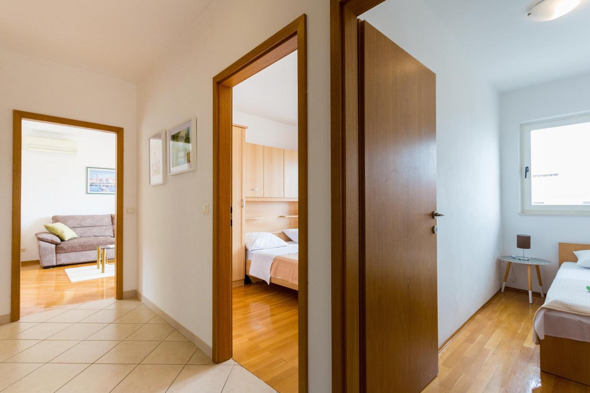 Apartment Mia - Spacious Apartment On 85 M2 With Beautiful Sea View Trogir Luaran gambar