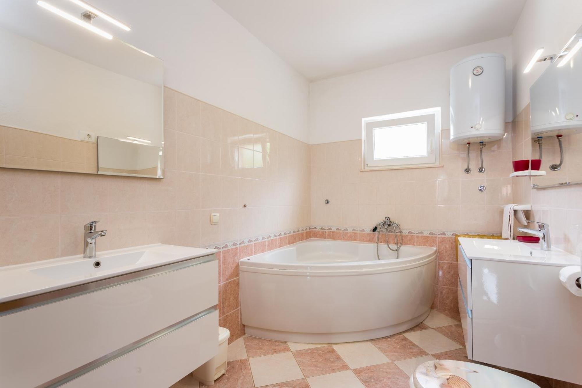Apartment Mia - Spacious Apartment On 85 M2 With Beautiful Sea View Trogir Luaran gambar